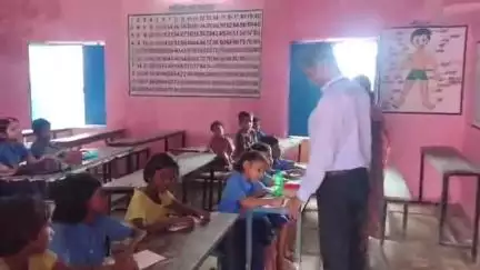 धरहरा: बीडीओ व सीओ ने 1200 से अधिक मतदाता वाले मतदान केंद्रों का संयुक्त रूप से किया भौतिक सत्यापन
