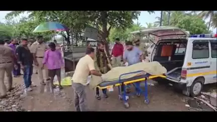 ಗೌರಿಬಿದನೂರು: ವಿಡಿಯೋ: ಪೋನ್ ಮಾಡಿ ಕರೆಸಿಕೊಂಡು ಸ್ನೇಹಿತನ ಕೊಲೆ! ಕುಡುಮಲಕುಂಟೆಯಲ್ಲಿ ಘಟನೆ