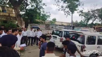 एकमा: एकमा नगर पंचायत में उपमुख्य पार्षद पद के लिए 28 जून को होने वाले मतदान की तैयारियों का पदाधिकारियों ने लिया जायजा