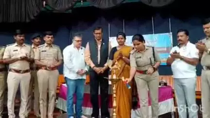 ಶಿರಸಿ: ದುಶ್ಚಟಗಳಿಂದ ದೂರವಾಗಿ ಸಮಾಜಕ್ಕೆ ಉಡುಗೊರೆ ನೀಡಿ: ನಗರದ ರಂಗಧಾಮದಲ್ಲಿ ಸಹಾಯಕ ಆಯುಕ್ತೆ ಕಾವ್ಯರಾಣಿ