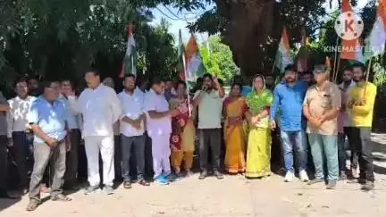 রায়গঞ্জ: বিদ্যুতের মাশুল বৃদ্ধির প্রতিবাদ সহ একাধিক ইশু নিয়এ রায়গঞ্জের বিদ্যুৎ দফতরে DE কে ডেপুটেশন দিল কংগ্রেস