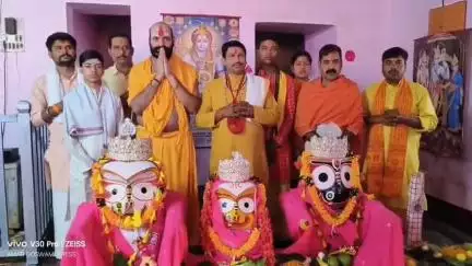 लोहरदगा: गुदरी बाजार ठाकुरबाड़ी मंदिर में नेत्रदान अनुष्ठान संपन्न, शुक्रवार को निकलेगी भव्य रथ यात्रा