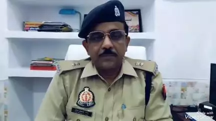 मिर्ज़ापुर: विंध्याचल दीवान घाट पर स्नान के दौरान गिरकर अज्ञात बुजुर्ग की हुई मौत, पुलिस सोशल मीडिया पर फोटो वायरल कर करा रही पहचान