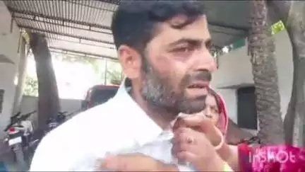 कोल: सिविल लाइन में बारिश से बचने के लिए मंदिर की आड़ में खड़े मजदूर को दबंगों ने पीटा, पीड़ित ने SSP से न्याय की गुहार लगाई