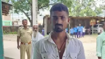 अररिया: पलासी में पैक्स अध्यक्ष पर गोलीबारी मामले में फरार अभियुक्त शिवम झा को किया गया गिरफ्तार