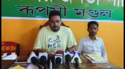 কলগাছিয়া: তাপেশ্বৰা গাওঁ পঞ্চায়তৰ চাৰিজন ৱাৰ্ড সদস্য সদস্যাৰ বিজেপিত যোগদান,ৰপসী মণ্ডলৰ কাৰ্যালয়ত বিজেপিৰ মণ্ডল সভাপতিৰ সংবাদমেল