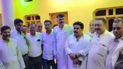 बांधवगढ़: संगठन सृजन अभियान के तहत जिला कांग्रेस कमेटी उमरिया ने दलील बस्ती में संविधान सत्याग्रह आंदोलन का शुभारंभ किया