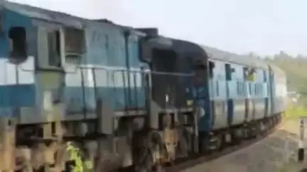 गोड्डा: गोड्डा रेलवे स्टेशन से नई साप्ताहिक एक्सप्रेस ट्रेन की शुरुआत, रेल मंत्री अश्विनी वैष्णव ने की घोषणा