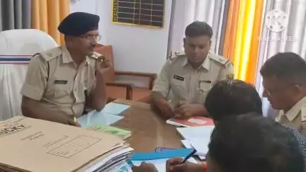 पकरीबरावां: पुलिस सर्किल इंस्पेक्टर ने पकरीबरावां थाना में कार्यरत अनुसंधानकर्ताओं के साथ की बैठक, दिए कई निर्देश