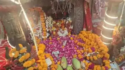 कन्नौज: सिद्धपीठ माता फूलमती देवी दरबार में दूर-दूर से दर्शन करने आते हैं लोग