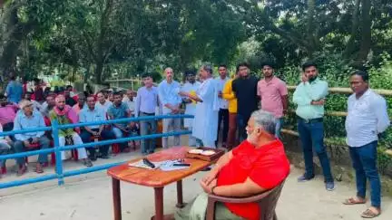 कुमारखंड: आदर्श ग्राम खुर्दा में सांसद पप्पू यादव ने जनता दर्शन में कई मामलों का निष्पादन कर आर्थिक मदद की