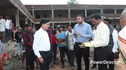 हर्रई: कलेक्टर शीलेंद्र सिंह पहुंचे आदिवासी ग्राम चिलक, ग्रामवासियों से किया संवाद