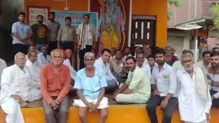 पचोर: मऊ ग्वाड़ा गांवों में डीबीटी किसान परियोजना के वैज्ञानिकों ने किया भ्रमण, किसानों को बताई उन्नत तकनीक