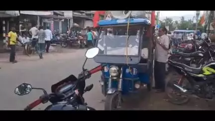 মঙ্গলকোট: ১২ দফা দাবিতে আগামী ৯ই জুলাই ভারতব্যাপী সাধারণ ধর্মঘটকে সফল করার দাবিতে মঙ্গলকোটের নিগনচটিতে পথসভা করল CPI(M)