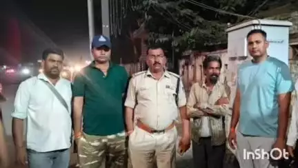 गुना: हाड़ा डूंगासरा में होटल पर काम कर रहा व्यक्ति 11 साल बाद समाजसेवी और पुलिस की मदद से उड़ीसा में परिवार से मिला