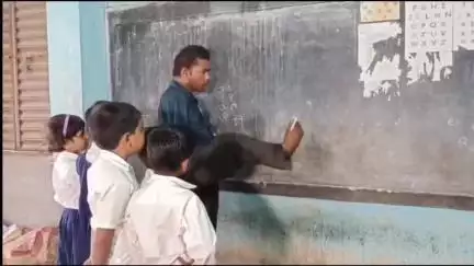 আউশগ্রাম ১: একজন নামে জগন্নাথ এবং অন্যজন জগন্নাথ তৈরি করে প্রশংসিত, আউশগ্রামের দুই শিক্ষককে নিয়ে গর্বিত এলাকাবাসী