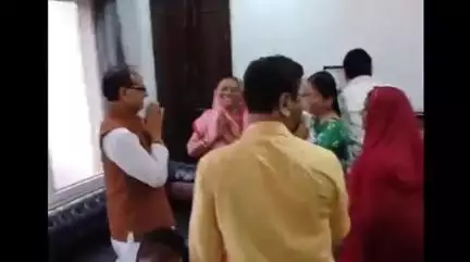 देपालपुर: देपालपुर विधायक मनोज पटेल के घर पहुंचे केंद्रीय मंत्री शिवराज सिंह चौहान, परिजनों से की मुलाकात