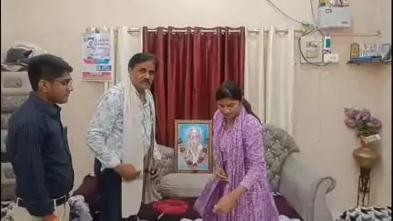 नागौद: उंचेहरा नगर में मीसाबंदियों के परिजनों का उंचेहरा तहसीलदार ने किया सम्मान