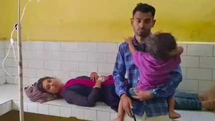 दुधि: डुमरडीहा गांव में सास के बाद पुत्रवधु हुई सर्पदंश का शिकार, दुद्धी सीएचसी में इलाज जारी