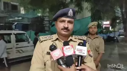 मंझनपुर: मढौली गांव में घर के बाहर बैठे बुजुर्ग पर महिला ने चाकू से किया हमला, अस्पताल में भर्ती