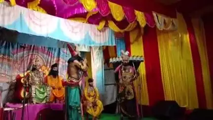 रजौन: रजौन बाजार में रामलीला महोत्सव: राम ने तोड़ा शिवधनुष, सीता ने पहनाई वरमाला, जय श्री राम के नारों से गूंजा