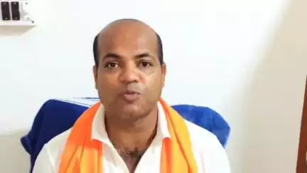 গোসাবা: দলের অনুমতি ছাড়া কালীগঞ্জের পরিবারকে সাহায্য? হুমায়ুন কবীরকে শোকজ পাল্টা গোসাবায় TMCকে কটাক্ষ সাংগঠনিক জেলাBJPমুখপাত্র