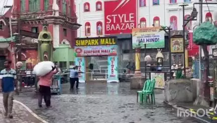 কলকাতা: শিম পার্ক ম্যাল হল বেসরকারি নিরাপত্তা রক্ষীরদের  অগ্নিনির্বাপণের মহড়া