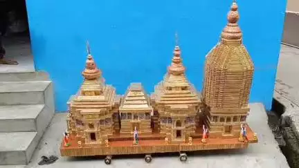 কালনা ১: দিঘার মন্দিরের আদলে কালনায় রথ তৈরি করলেন হিন্দু ও মুসলিম দুই যুবক
