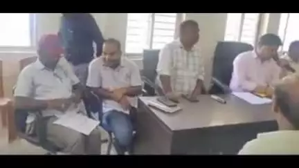 सरायगढ़ भपटियाही: सरायगढ़ भपटियाही में बीएलओ के साथ पदाधिकारियों की बैठक हुई