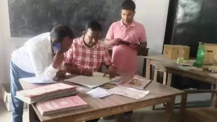 छातापुर: बीडीओ ने चुन्नी मिडिल स्कूल का किया औचक निरीक्षण