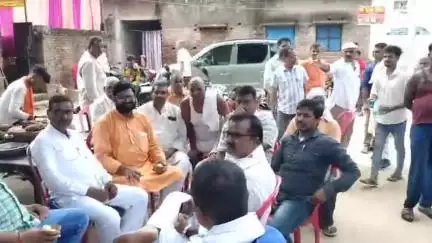 तिलौथू रामडीहरा उमेश सिंह के मां के 13वां श्रद्ध में पुष्प अर्पित नमन करने पहुंचे,आशुतोष सिंह ad पूर्व विधायक उम्मीदवार