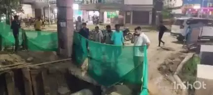 शिवहर: गुरुवार देर रात नगर सभापति ने स्ट्रॉम ड्रेनेज व विभिन्न पथ-नाला निर्माण कार्य का किया निरीक्षण