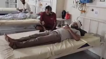 झुंझुनू: भोदन गांव में लुटेरों ने एक व्यक्ति के साथ की मारपीट, रुपए लूटकर फरार, झुंझुनू के BDK अस्पताल में पीड़ित का चल रहा इलाज