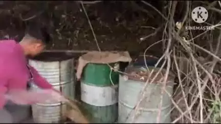 आर्वी: भर पावसात आर्वी पोलिसांनी पिंपरी शिवारात घातली धाड.. एक लाख 26 हजार रुपये चा गावठी मोह रसायन दारू जप्त करून  केला नाश