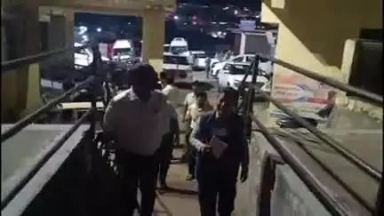 चम्पावत: जिला अस्पताल के रात्रि निरीक्षण में जिलाधिकारी ने मरीजों से जाना हालचाल, डॉक्टरों से लिए सुधार के सुझाव