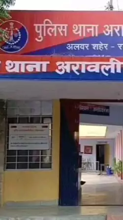 अलवर: कृषि उपज मंडी के पास प्राइवेट बस ने श्रमिक को कुचला, शव 3 घंटे तक सड़क किनारे पड़ा रहा, पुलिस ने कराया पोस्टमार्टम