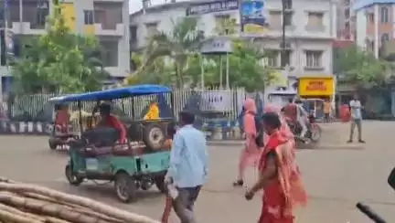 মেদিনীপুর: রথযাত্রা উপলক্ষে টোটোতে নিষেধাজ্ঞা, বিকেল থেকেই মেদিনীপুরের রাস্তায় বন্ধ থাকছে টোটো