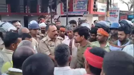 बैरिया: फकरुराय के टोला में चाकू से गोदकर बालक की हत्या, ग्रामीणों ने NH-31 किया जाम, मौके पर पहुंची पुलिस