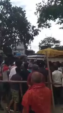 नवलसाही में पेछले दिनों कनीकेंद जंगल में हुई सड़क दुर्घटना में घायल पूरन मेहता की इलाज के दौरान हुई मौत को लेकर