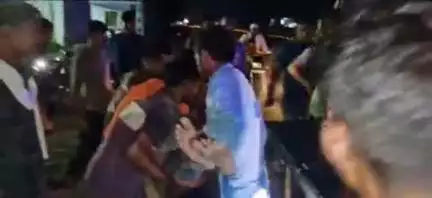 पूर्णिया पूर्व: मटिया चौक के समीप सड़क दुर्घटना में बाइक चालक गंभीर रूप से घायल, तेज रफ्तार का कहर