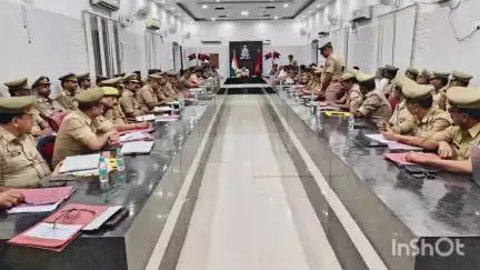 हरदोई: पुलिस लाइन सभागार में एसपी की अध्यक्षता में आयोजित अपराध गोष्ठी, 26 पुलिसकर्मियों को किया गया सम्मानित