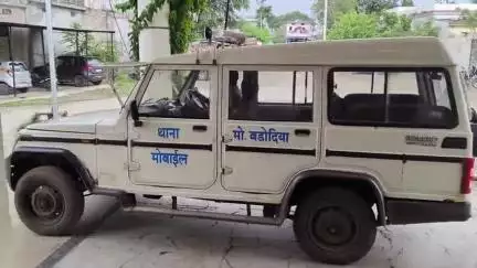 मोहन बड़ोदिया: इंडियन ऑयल पेट्रोल पंप के पास सड़क हादसे में बाइक सवार को टक्कर मारकर भागे कार चालक पर पुलिस ने दर्ज की FIR
