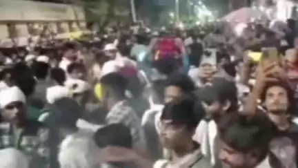 मोहर्रम के पाक महीने की शुरुआत के साथ लल्लन नाई का अलम उठा, हजारों की संख्या में लोग हुए शामिल, सुरक्षा के कड़े इंतजाम