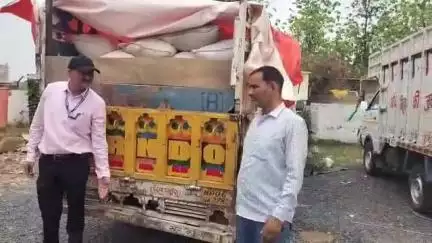 मुरैना नगर: सिकरोदा नहर से पीडीएस चावल से भरा लोडिंग वाहन पकड़ा, ड्राइवर गिरफ्तार, मुरैना से धौलपुर जा रहा था चावल