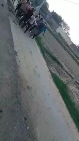 Gao nagla Girvar me ek a admi ki gui mot ye Jana ja rha he ki inhe Dora PDA hua he