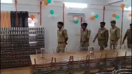 मैनपुरी: एसपी ने पुलिस लाइन का निरीक्षण किया, संबंधितों को दिए आवश्यक दिशा-निर्देश