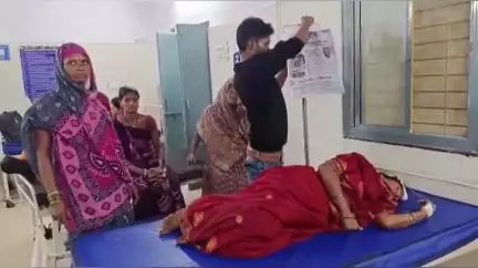 गोटेगांव: अंतिम संस्कार में जा रही बाइक सवार महिला खुरपे के पास ब्रेकर से गिरी, अस्पताल पहुंची