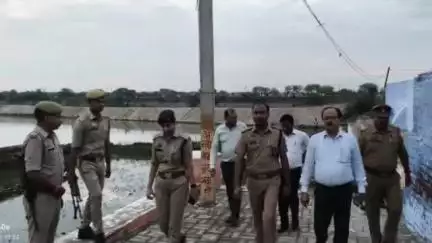 मौदहा: मौदहा क्षेत्र में अपर जिलाधिकारी और अपर पुलिस अधीक्षक ने कर्बला स्थल का निरीक्षण कर सुरक्षा व्यवस्था का लिया जायजा