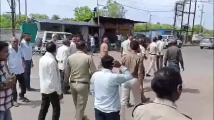 दमोह: हिरदेपुर शराब दुकान का नाप करने सागर नाका मंडी पहुंचा राजस्व अमला, कलेक्टर को सौंपेंगे रिपोर्ट