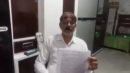 कौंच: गोखले नगर कोंच में शिकायतकर्ता ने शिक्षक नियुक्ति में फर्जीबाड़े का लगाया आरोप, शिकायत के बाद भी नहीं हुई कोई कार्रवाई